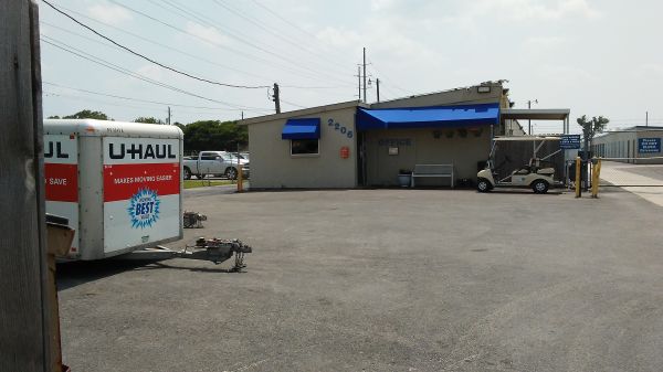 Watson Taylor Self Storage Bryan Units And S 2206 Finfeather Road In Tx 77801 Watson Taylor Self Storage Bryan, Storage Bryan Tx