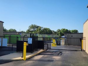Extra Space Storage - 3602 - Ruskin - College Ave
