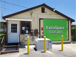 Extra Space Storage - 7459 - DeLand - N Spring Garden Ave